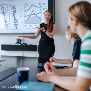 Prof. Carolin Müller teaching